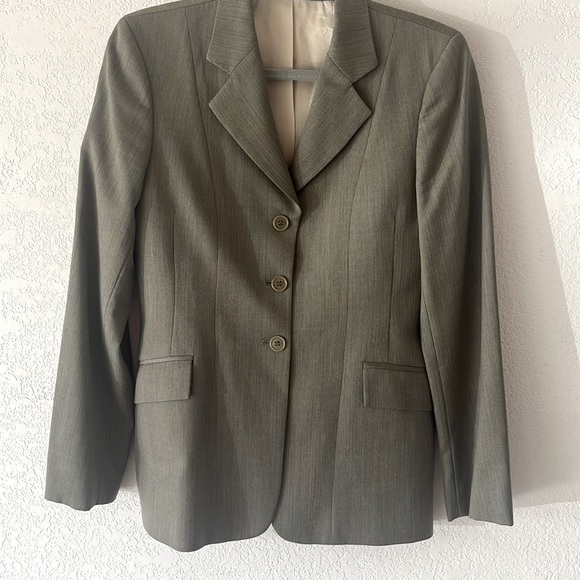r j classic prestige Other - RJ Classics Prestige English Horse Show Jacket womens sz 4L 3 button green gray